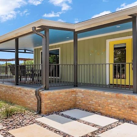 Blumenhaus Sleeps 6 Full Kitchen Plus Hot Tub Fredericksburg Esterno foto