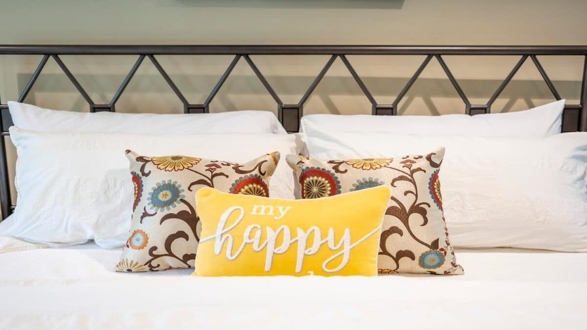 Blumenhaus Sleeps 6 Full Kitchen Plus Hot Tub Fredericksburg Esterno foto