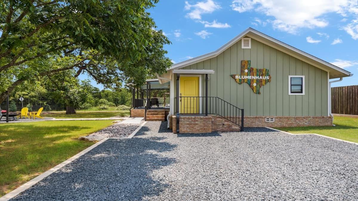 Blumenhaus Sleeps 6 Full Kitchen Plus Hot Tub Fredericksburg Esterno foto